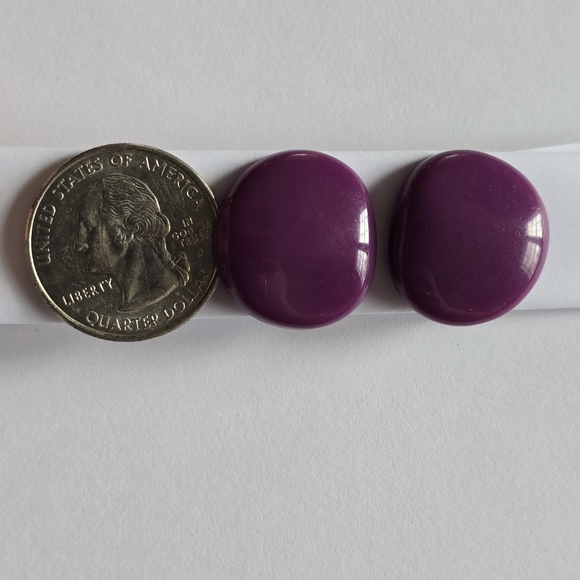 Vintage earrings clip on purple plastic cabochons retro - Picture 6 of 11